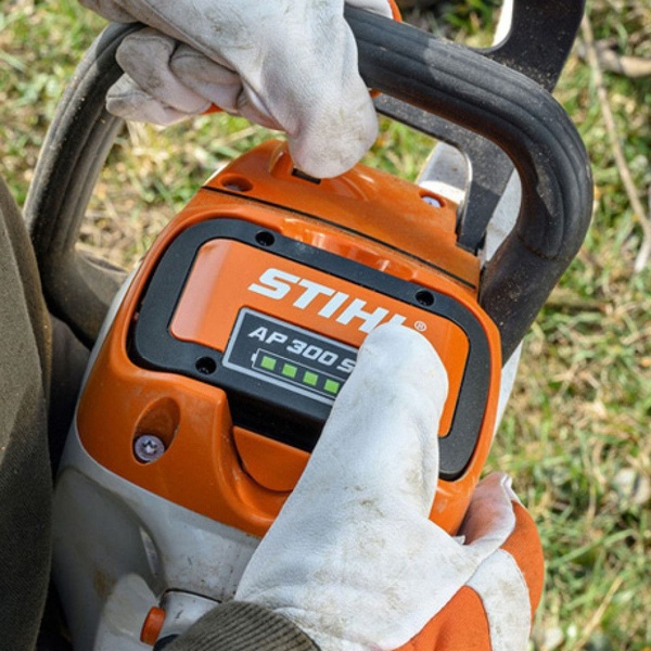 Пила акумуляторна STIHL MSA 220 C шина 40 см без акумулятора та ЗП 50006 фото